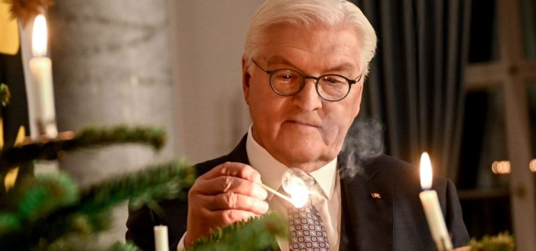 „Welt zeigte dunkle Seite“: Steinmeier spricht über ein hartes Jahr