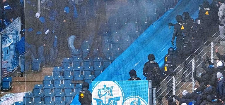 Polizei: Mehrere Verletzte bei Ausschreitungen in Rostock