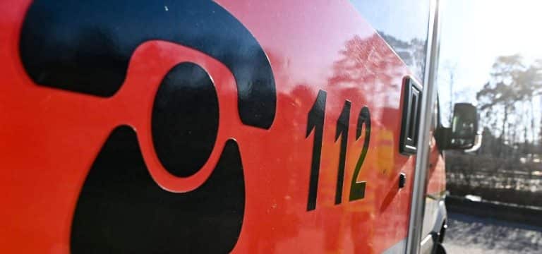 Auto gerät in Gegenverkehr: Zwei Frauen im Krankenhaus