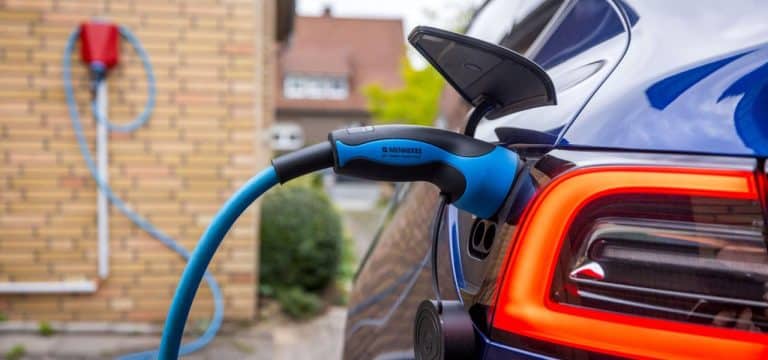 „Äußerst unglücklich“: SPD-Fraktion rügt Habeck für abrupten Förderstopp bei E-Autos