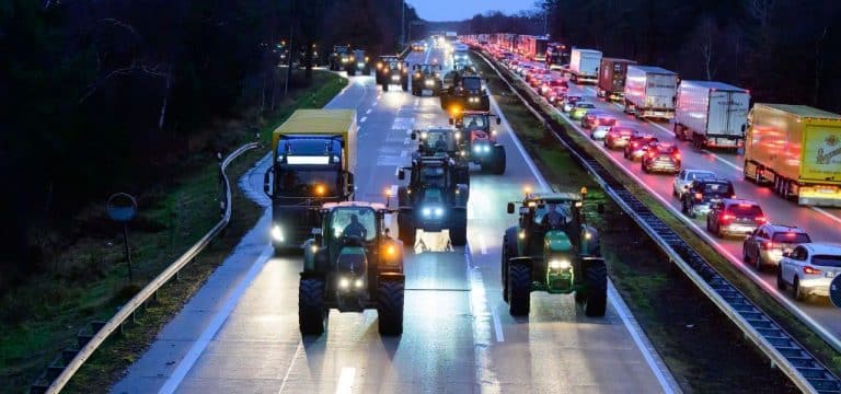 Protest: Bauern wollen Autobahnen in MV lahmlegen – Wo es bei uns eng wird!