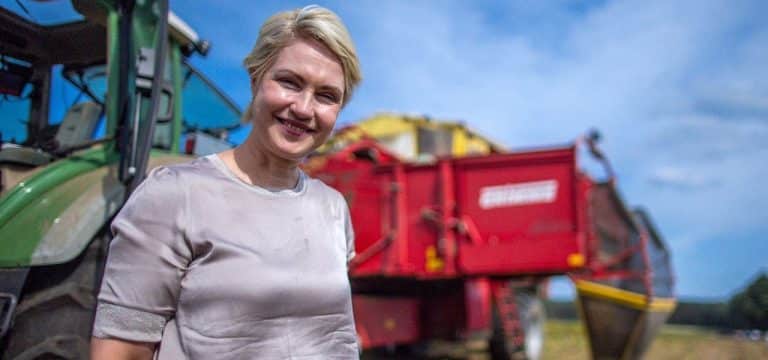 Schwesig will Rücknahme der Subventionskürzungen für Bauern