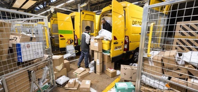 Beschwerden auf Rekordniveau: Netzagentur droht Post mit „finanziellen Konsequenzen“