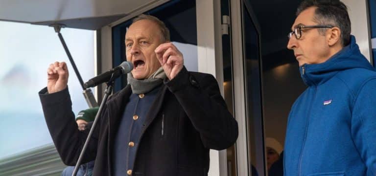„Sind unerwünscht“: Bauernpräsident lädt Rechte von Demos aus