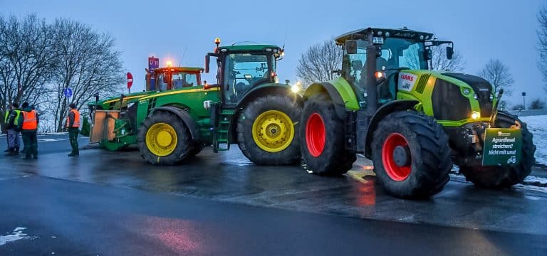 Bauernproteste: Blockaden, Konvois und Entschlossenheit