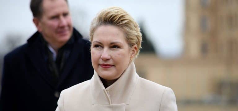 Schwesig erinnert an Opfer des Nationalsozialismus