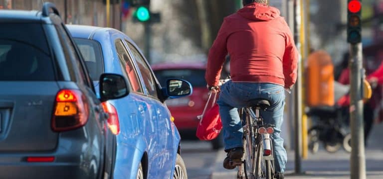 Wegen steigender Unfallzahlen: Bund will Blinker für Fahrräder zulassen