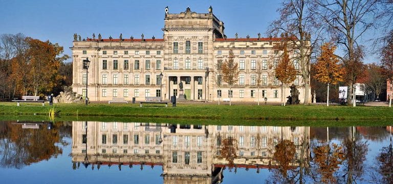 Schloss Ludwigslust mit Pyrotechnik beschädigt