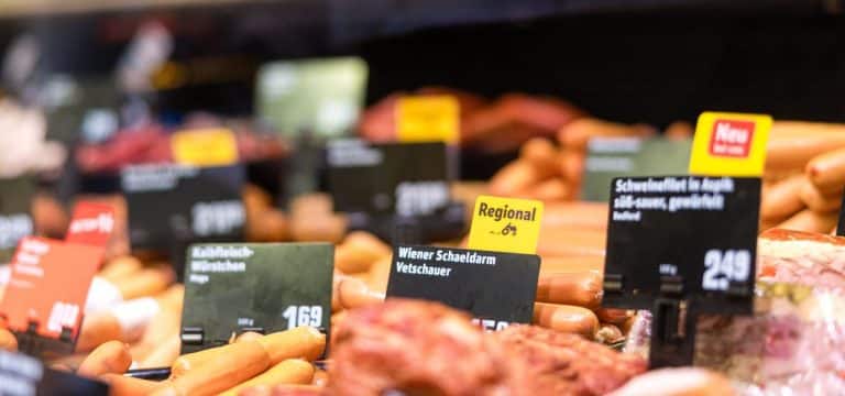 Özdemir legt Tierwohl-Plan vor Fleisch könnte „wenige Cent“ teurer werden