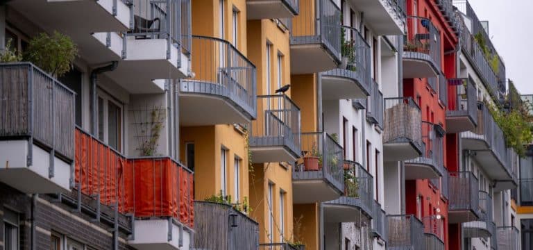 Viele haben Wechselgedanken Hohe Mieten in Großstädten schrecken Fachkräfte ab