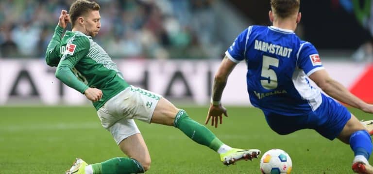 Torfestival in Gladbach: Werder Bremen wird vor dem Slapstick-K.o. gerettet