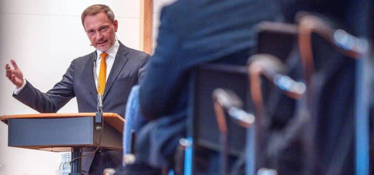 Lindner: An Konsolidierung führt kein Weg vorbei