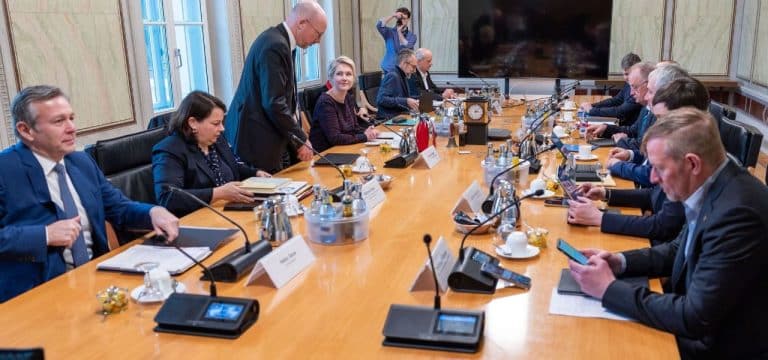 Einkommensplus für Beamte und Regierungsmitglieder in MV
