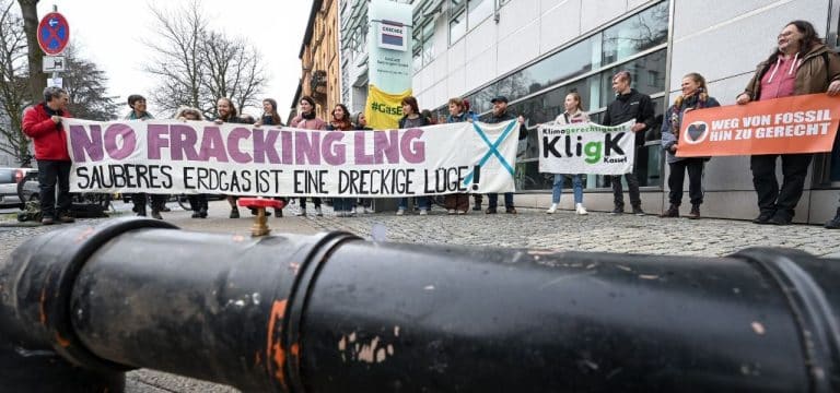 Demos an mehreren Orten gegen Rügener LNG-Terminal