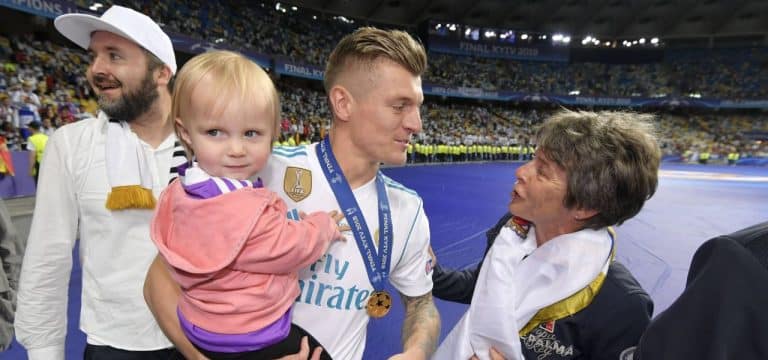 „Muss mich entschuldigen“: Für DFB-Team – Toni Kroos ignorierte seine Mama