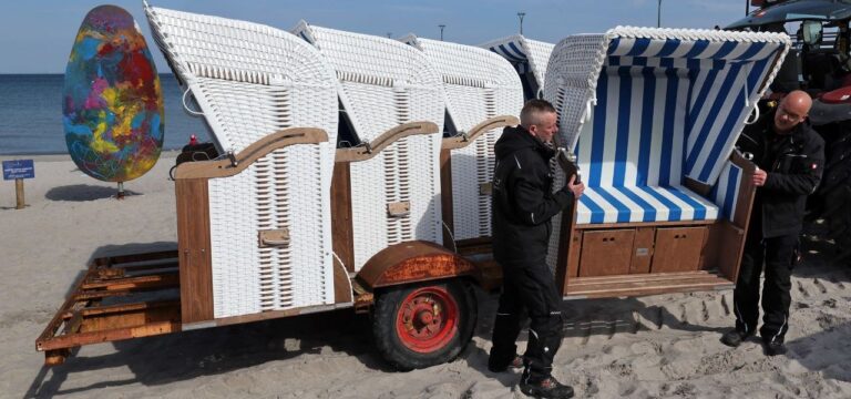 Ministerium: Strandkorbsaison wegen Sturmflutgefahr zu Ende