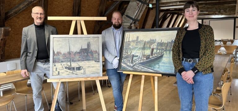 „Schabbell“ Wismar: Übergabe zweier Gemälde von Waldemar Sewohl