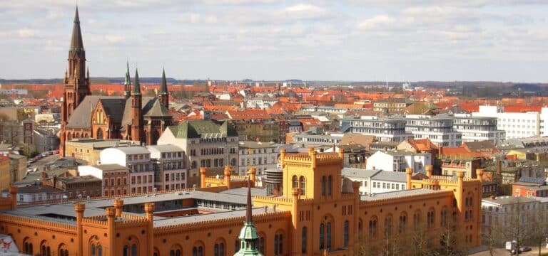 Schwerin will Rotstift ansetzen und Gebühren erhöhen