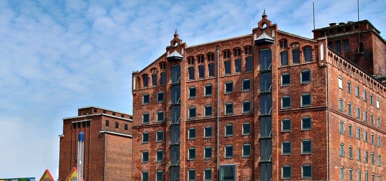 Historisches Gebäude erneut auf dem Markt: Wismar schreibt den Löwe‑Speicher erneut aus