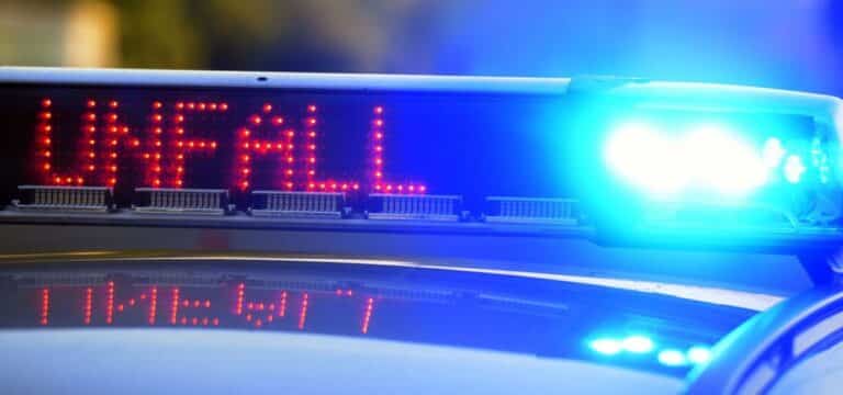 Rostock: Schwerer Verkehrsunfall mit zwei Verletzen auf der A20 