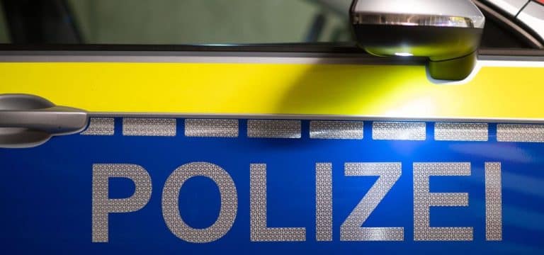 Motorradfahrer rast mit 150 km/h durch Rostock