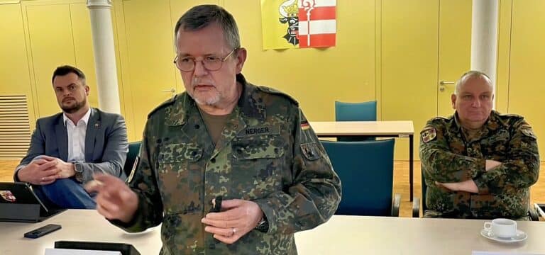 Bundeswehr und Landkreis im Austausch zur Prävention von Krisenszenarien