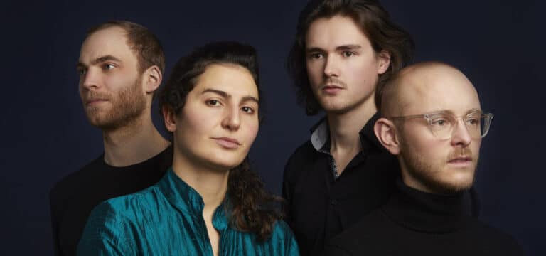 “Clémence Manachère Unterwasser & Helge Sunde” heute im Theater