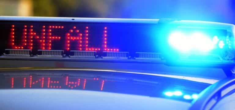 Betrunkener Autofahrer nimmt Vorfahrt – zwei Schwerverletzte