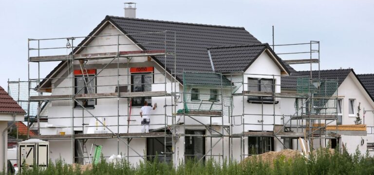Flaute am Bau: Finanzminister sieht Signale für Besserung
