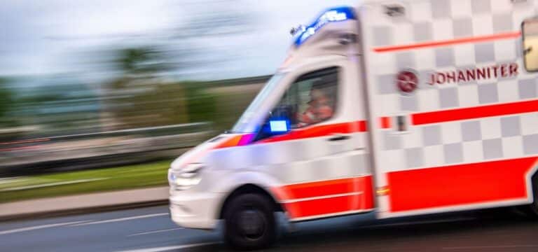 Drei Schwerverletzte nach Frontalzusammenstoß in Schwerin