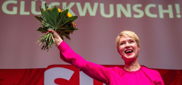 Schwesig kündigt Extramittel für Lehrerbildung und Pflege an