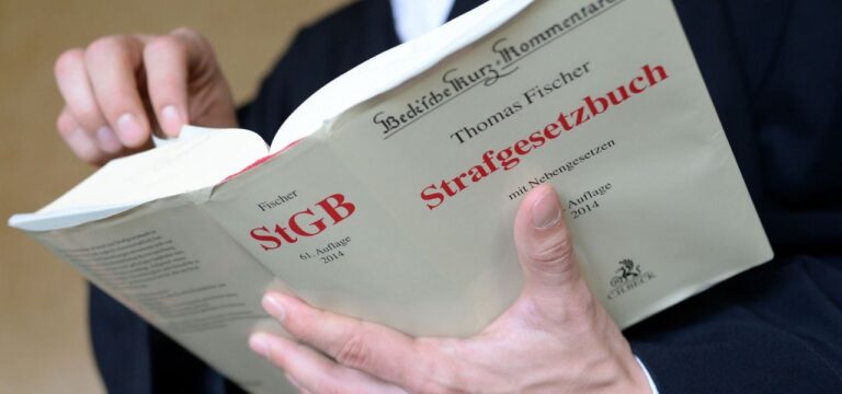 Mann wegen Tankstellenüberfällen zu Haftstrafe verurteilt