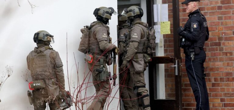 Polizei beendet Widerstand gegen geplante Abschiebung