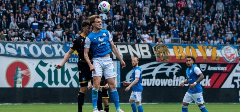 Der KSC fügt Hansa Rostock in vier Minuten viel Leid zu