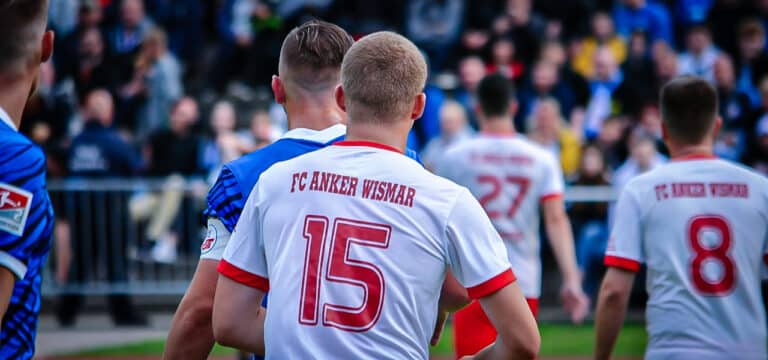 Fußball-Highlight in Wismar: FC Anker trifft auf F.C. Hansa Rostock