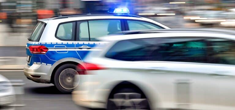Neunjähriger von Transporter in Rostock angefahren: Fahrer geflüchtet