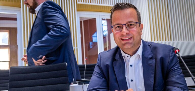 CDU-Politiker Ehlers bleibt Stadtpräsident in Schwerin