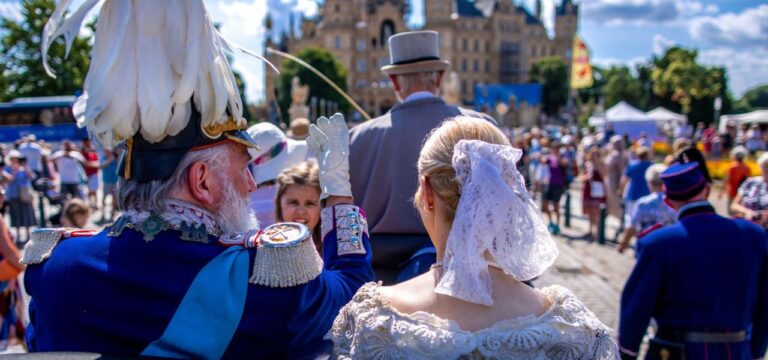 Public Viewing in Schwerin zur Weltkulturerbe-Entscheidung