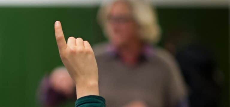 Lehrer sollen mehr Geld bei Mehrarbeit erhalten