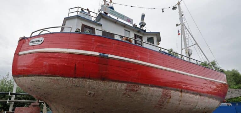 Warnemünde: Fischkutter „Pasewalk“ steht zum Verkauf