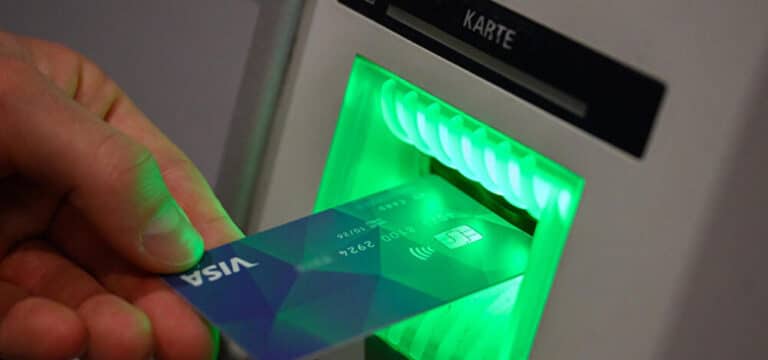 So ist der Stand bei der Bezahlkarte für Asylbewerber in MV