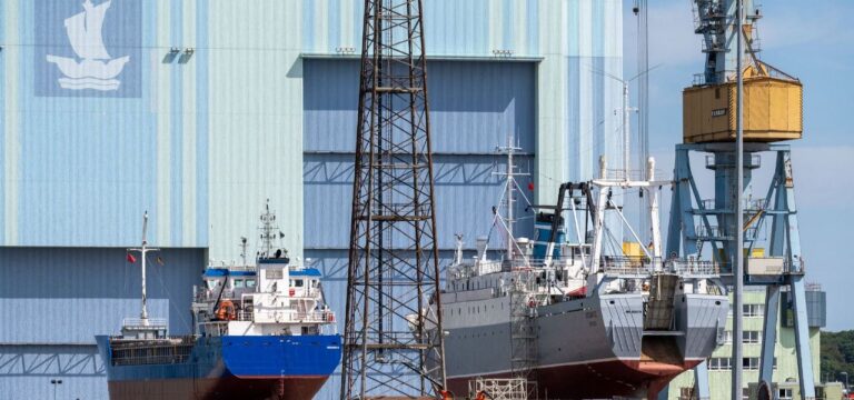 Kulturschiff „Stubnitz“ später am Stadthafen in Stralsund