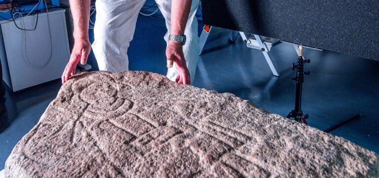 Sensationsfund: Bildstein aus dem 12. Jahrhundert