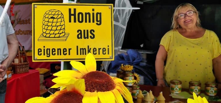 Wismar: Norddeutscher Honigmarkt am Samstag vor St. Nikolai