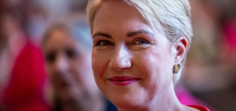 Rostock: Schwesig lobt Zuversicht der Wirtschaft