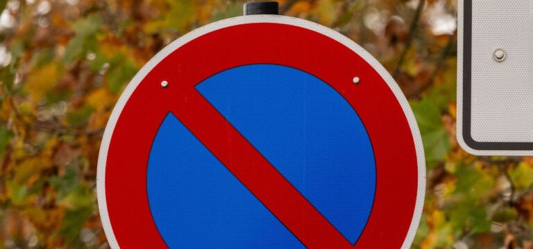 Parken verboten: Was ist die Drei-Minuten-Regel im eingeschränkten Halteverbot?