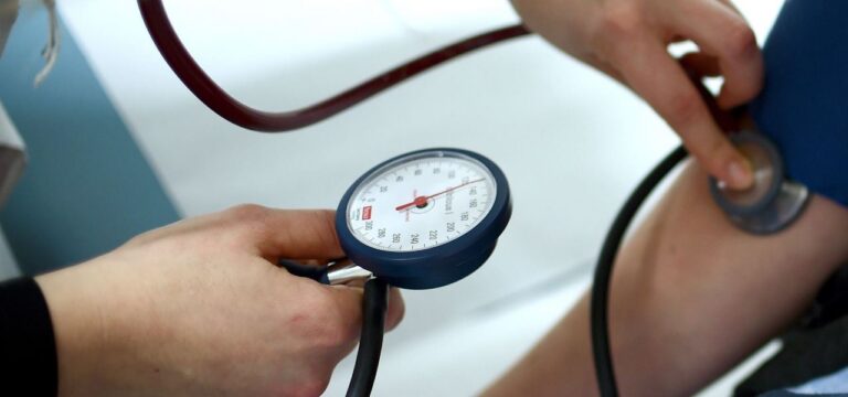 Jeder dritte Erwachsene hat Bluthochdruck – Hitze gefährlich