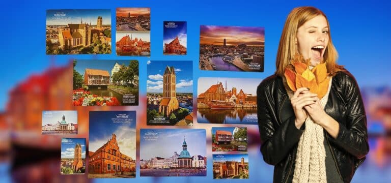 Tourist-Information mit neuen Wismar-Postkarten