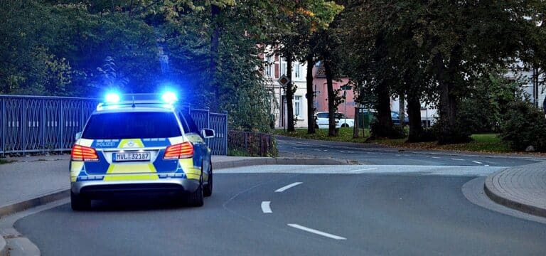Verkehrseinschränkungen in Wismars Innenstadt aufgrund einer Versammlung