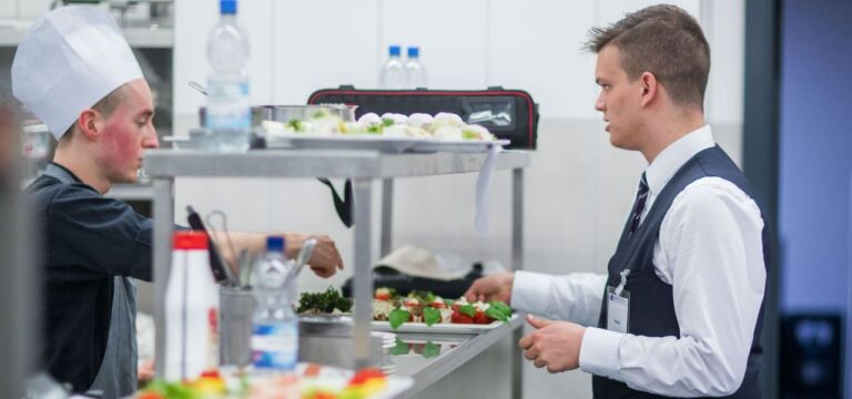 Höhere Löhne für Beschäftigte in der Gastronomie von MV